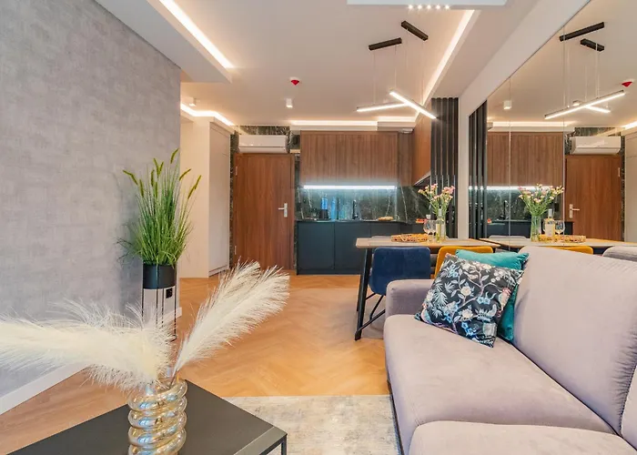 Prywatny W Stegnie Na Ulicy Brzozowej 6 Na Parterze *